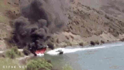 fuego,apagar,incendio,agua,bombero,lancha