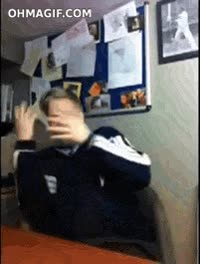 ir de fuerte,rubio,flojo,moñas,lloron,llorica,lata,puño,golpe,daño,dolor