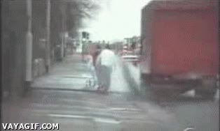 mojar,camión,charco,agua,lluvia,salpicadura,magikarp,gente,peatones