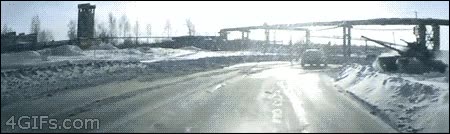 cruzar,carretera,rusia,rusos,día normal en rusia,tanque