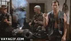 Como me siento cuando llego tarde a una cena y me están esperando pelicula,cena,armados,esperando,armas,Recepción,Top Secret!,todos apuntando