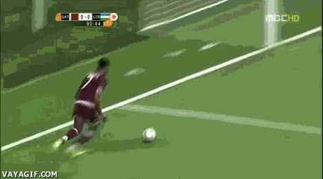 chutar,cagada,gol,futbol,fallar,a puerta vacia,al palo