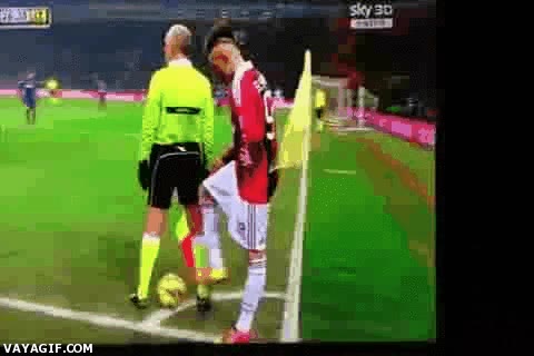 milan,caño,el shaarawy,feel like 5 years old,grasioso,corner