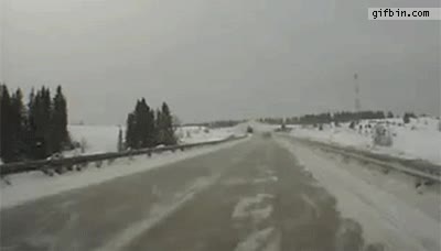 choque frontal,accidente,nieve,cristal,parabrisa,Rusia,maquina quitanieves