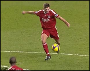 premier league,liverpool,fútbol,fail,idiota,jugador,balón,steven gerrard