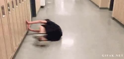 aburrimiento,juego,escuela,instituto,taquillas,vueltas,largos,deslizar