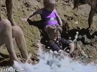 playa,cavar,mar,marea,agujero,ahogar,niño,ola,sorpresa