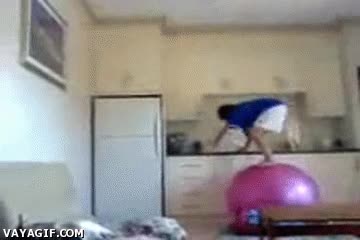tonta,golpe,pelota,salto,apoyarse,pared,fitness ball