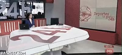 conductora,fail,presentadora,noticias,ninja,esconderse