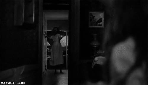 espiritu,mujer,fantasma,asustar,cagarse de miedo,susto,pelicula
