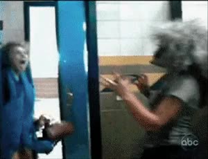 tonta,mascara,asustar,baño,chica,hostion