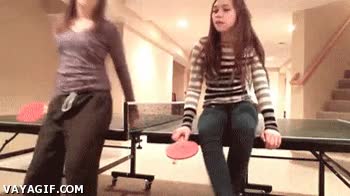 mesa de ping pong,sentarse,tonta,genius,tenis de mesa
