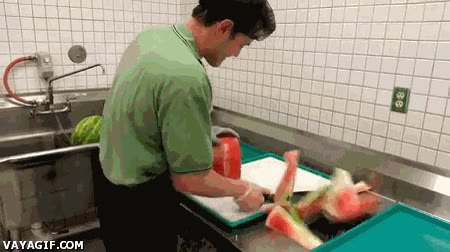 cortar,sandia,fruta,rapido,pelar,partir,cuchillo,cocinero