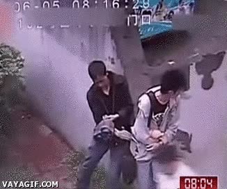 ¿Y te parece difícil comer fideos con palillos chinos? Pues mira lo que sabe hacer este hombre Cubierto,Robo,Ladrón,China,Palillos Chinos,Robar