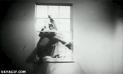 batdonuts,gordo,cuerda,cristal,romper,ventana,entrat,b&n,batman