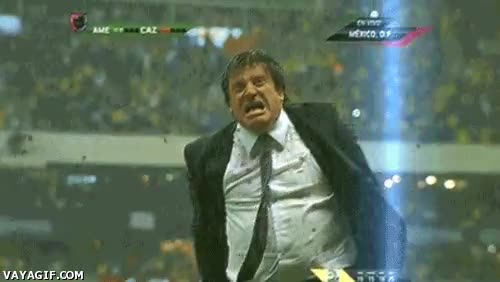 supersaiyan,pelo amarillo,dragon ball,transformacion,celebracion,gol,entrenador