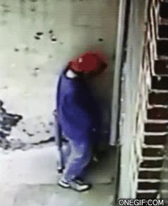 mear,pipi,esquina,meada,chorro de agua,que chorrazo,karma