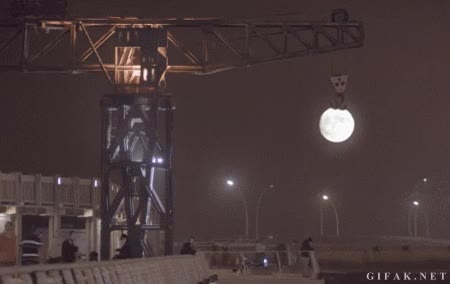 Si tienes una grúa y turno de noche, ya sabes lo que puedes hacer grúa,noche,efecto,luna,subir,mola