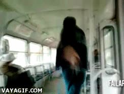 Definitivamente ya no vuelvo a subirme borracho en el bus autobus,borracho,fail,caida,puerta