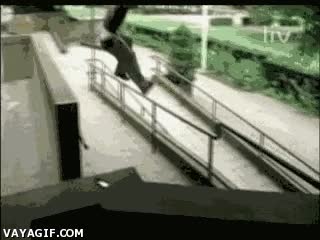 adios pelotitas,carnet de padre,saltar,parkour,huevos,valla,salto