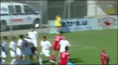 lanzamiento de falta,futbol,troll,tiro libre,deporte,fingir pelea,empujar