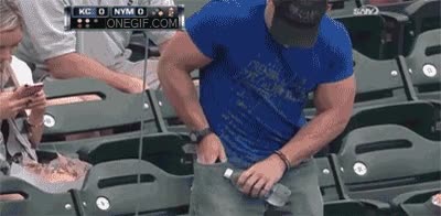 Si con esos brazos no es capaz de abrir la botella, yo no sé quién podrá botella,músculos,fail,esteroides,brazos inflados,mazao de gimnasio más debil que una niñita