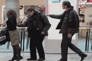 Celoso,Coquetear,Publico,Chica,Buena tía,Cobarde