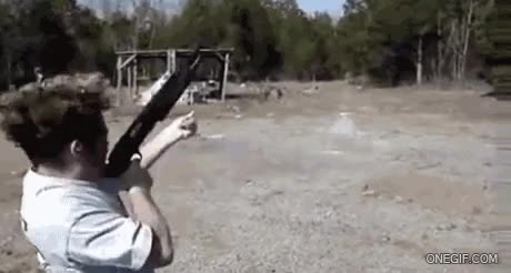 Retroceso,Arma,Escopeta,Disparar,Fail,Golpe,Accidente