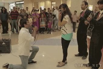 Propuesta,Matrimonio,Casar,Golpear,Fracaso,Mal,Fail,Anillo,Ridiculo,Pegar,Pedida de mano