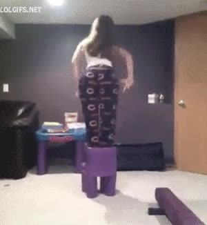 silla,golpe,fail,rubia