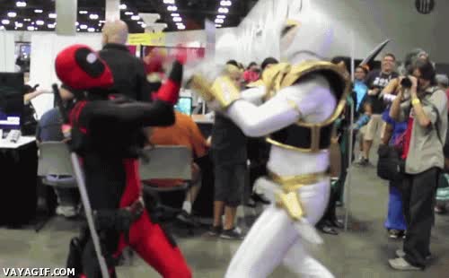 como niñitas,épica,manotazos,deadpool,power ranger blanco,pelea