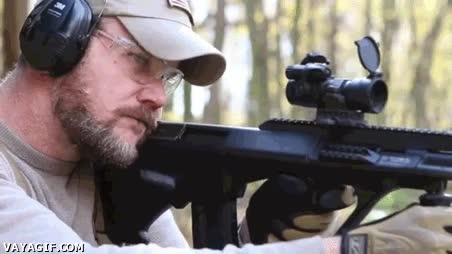 casquillos,zurdo,disparar,arma,golpes,en la cara,saltar