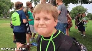 farola,golpe,tonto,distraido,comer,camara,empanar