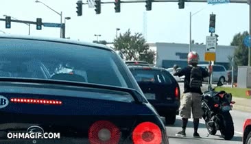 bailar,baile,semaforo en rojo,motorista,moto,en verde