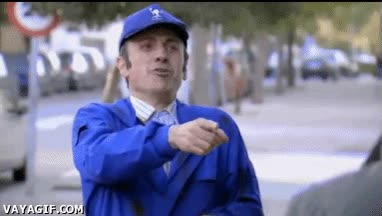 Cuando ves que hay gente que ya ha vuelto a clase y tú sigues de vacaciones berengario el tractorista,vacaciones,risa,vuelta al cole,clase,jose mota,expresion,reir,burlar