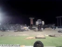 Espectadores,Por poco,Por pelos,Camioneta,Monster Truck Madness,Freno,Big foot
