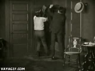 esconderse,abrigo,ninja,siglo pasado,película,colgar