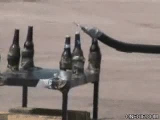 Así que dices que tienes un gran control pilotando helicópteros, cuéntame más... Destapar,Cerveza,Abrir,Tapa,Helicoptero,Like a boss,Botella,Abridor,Piloto