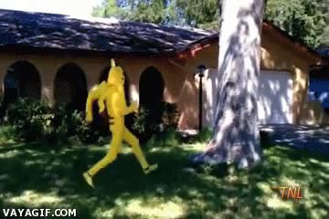 pringao,disfraz,back flip,vuelta,caida,pikachu,efectivo