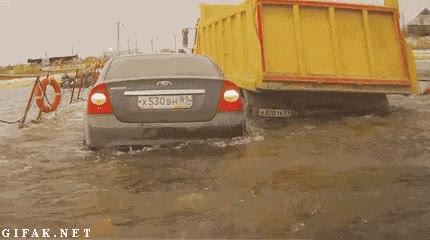 Coche,Cami&oacute;n,Agua,Provocar,Hundir,Inundar,Coche en remojo,Puente