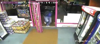 Negocio,Local,Ladr&oacute;n,Tonto,Puerta,Vidrio,Fail,Golpe,No ver