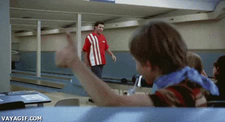 peineta,corte de mangas,bolera,pulgar arriba,saludo,expresion