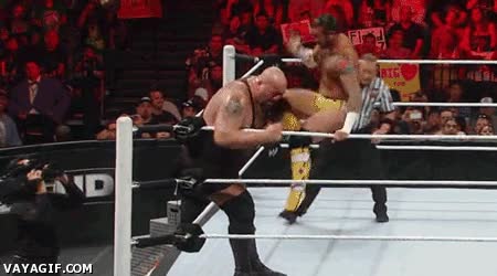 Para los que dicen que en el pressing catch todo es falso CM Punk,Big Show,WWE,Raw,Smackdown,arrancar,cabeza,ring,falso,pressing catch