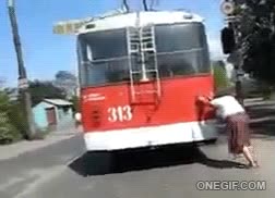 abuela,superman,autob&uacute;s,empujar,fuerza,vieja,anciana