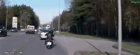 Chocar,Moto,Accidente,Fail,Pensar,Choque,Coche,Distraido