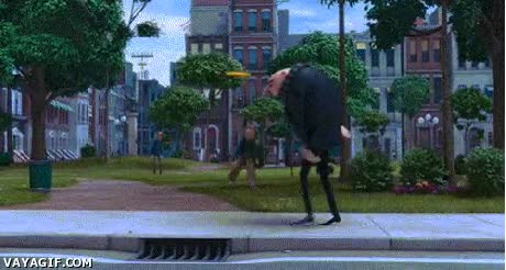 sufrir,d&iacute;a,mal,mi villano favorito,gru,frisbee,alcantirlla,cloaca,tirar