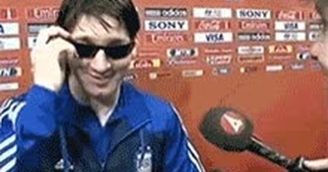 Messi con shop lentes de sol