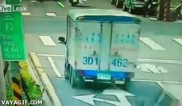 moto,motorista,salvar,camioneta,por los aires,suerte