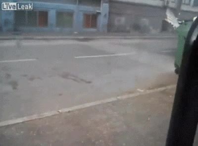 Aladín contemporáneo, sigue entre nosotros y ahora es bombero aladin,alfombra,lámina,viento,contemporáneo,volar,aladdin,un mundo ideaaaaaaaal,bombero