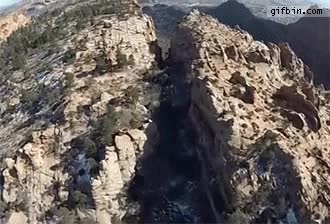 rozar,montaña,mola,wingsuit,volar